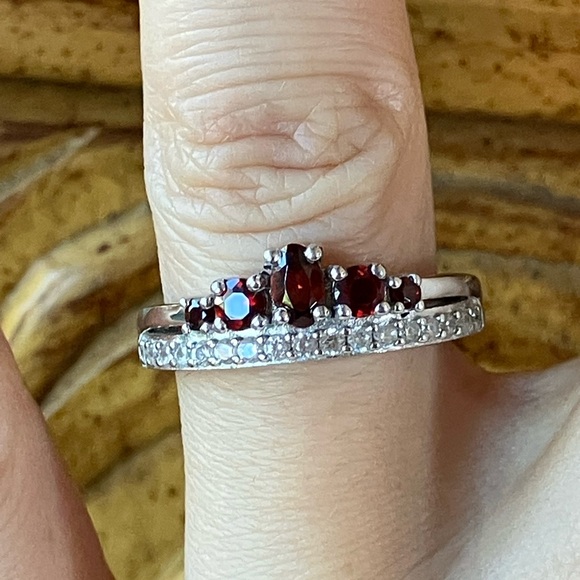 Natural Vermelho Red Garnet Sterling Silver Ring Size 7.75 - Picture 1 of 10